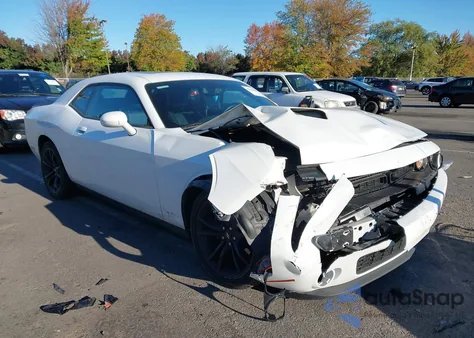 2018 Dodge Challenger Sxt Plus z USA, uszkodzony, nr VIN 2C3CDZAG4JH334373
